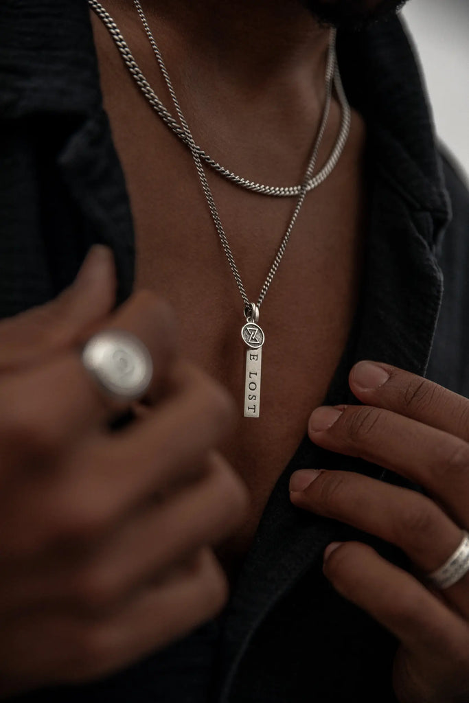 Be Lost pendant